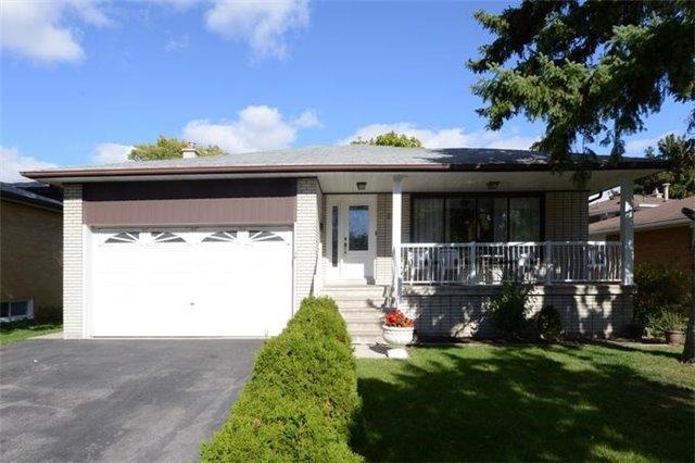 3291 Lonefeather Cres, House detached with 4 bedrooms, 3 bathrooms and 2 parking in Mississauga ON | Image 1