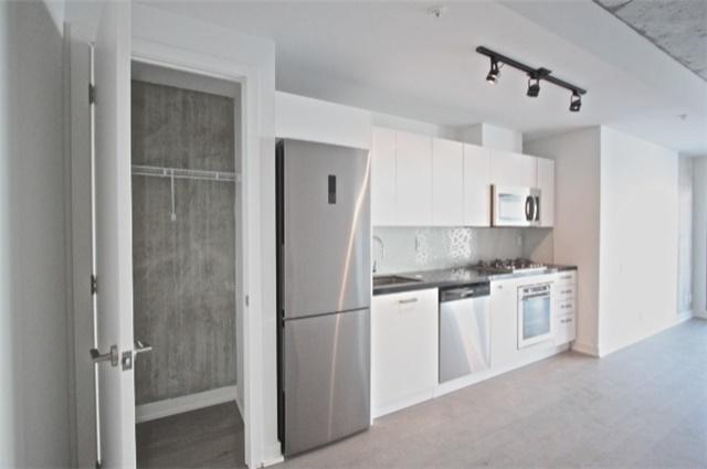 809 - 39 Brant St, Condo with 1 bedrooms, 1 bathrooms and null parking in Toronto ON | Image 4