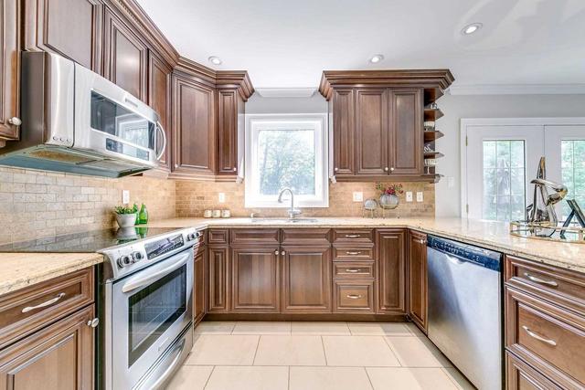 2113 Laurelwood Dr, House detached with 4 bedrooms, 4 bathrooms and 4 parking in Oakville ON | Image 6