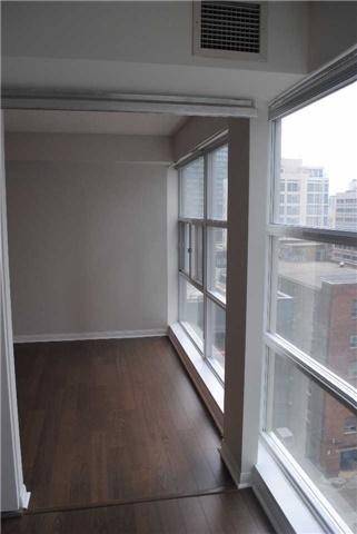 1003 - 11 St Joseph St, Condo with 1 bedrooms, 1 bathrooms and 1 parking in Toronto ON | Image 7