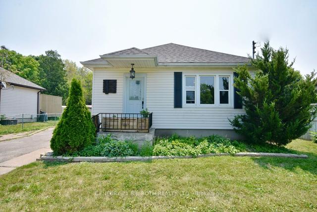 97 Queen St, House detached with 2 bedrooms, 2 bathrooms and 6 parking in Barrie ON | Image 23