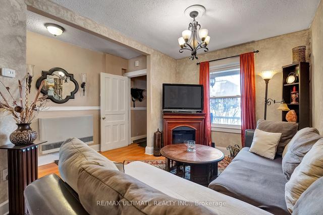 39 Hatherley Rd, House detached with 2 bedrooms, 1 bathrooms and 1 parking in Toronto ON | Image 37