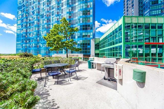 812 - 99 Harbour Sq, Condo with 2 bedrooms, 2 bathrooms and 1 parking in Toronto ON | Image 31