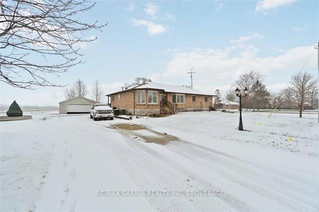 2231 Churchill Line, House detached with 4 bedrooms, 2 bathrooms and 10 parking in Sarnia ON | Image 12