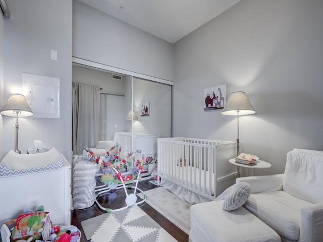 1009 - 23 Glebe Rd, Condo with 2 bedrooms, 2 bathrooms and 1 parking in Toronto ON | Image 7