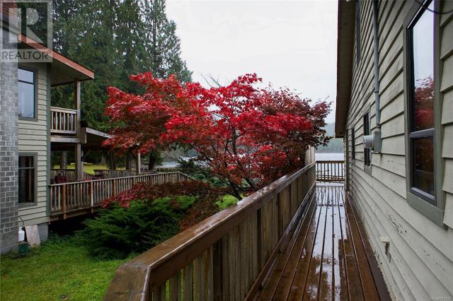 969 Whaletown Rd, House detached with 6 bedrooms, 5 bathrooms and 20 parking in Strathcona B BC | Image 21