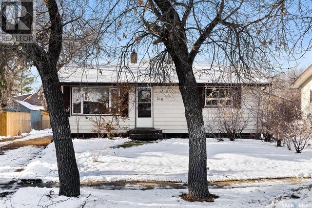 210 Minto Street, House detached with 2 bedrooms, 1 bathrooms and null parking in Cupar SK | Image 2