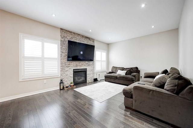 8 Masken Circ, House detached with 4 bedrooms, 5 bathrooms and 4 parking in Brampton ON | Image 6