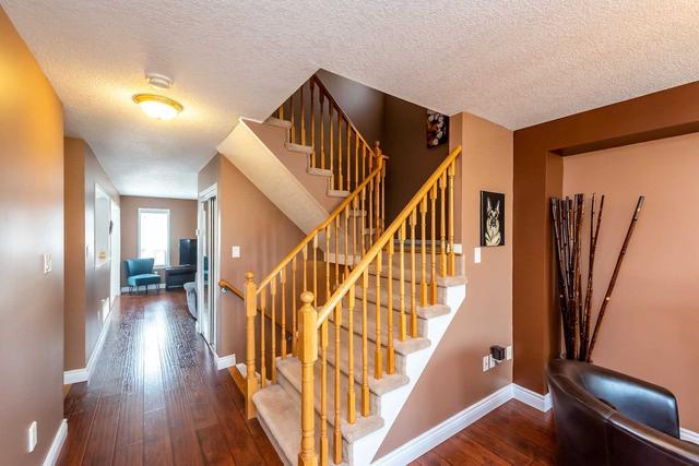 247 Windwood Dr, House detached with 3 bedrooms, 3 bathrooms and 3 parking in Hamilton ON | Image 9