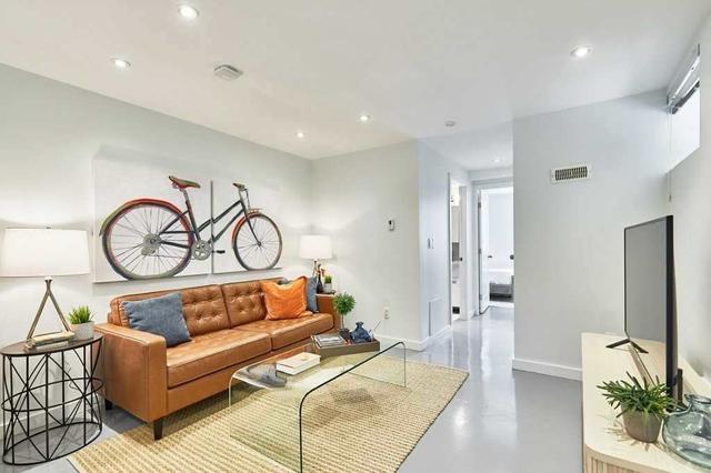 12 Leeds St, Condo with 1 bedrooms, 1 bathrooms and 0 parking in Toronto ON | Image 9