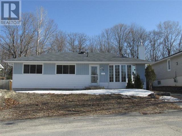 7 Ferguson Road, House detached with 4 bedrooms, 2 bathrooms and null parking in Elliot Lake ON | Image 28