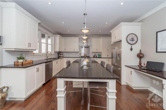 29 Beverly Street, House detached with 5 bedrooms, 4 bathrooms and 6 parking in Ottawa ON | Image 9