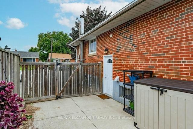 99 Wise Cres, House detached with 3 bedrooms, 2 bathrooms and 3 parking in Hamilton ON | Image 6