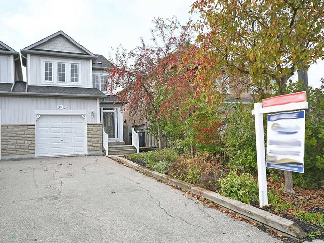 811 Avocado Cres, House attached with 3 bedrooms, 3 bathrooms and 3 parking in Mississauga ON | Image 1
