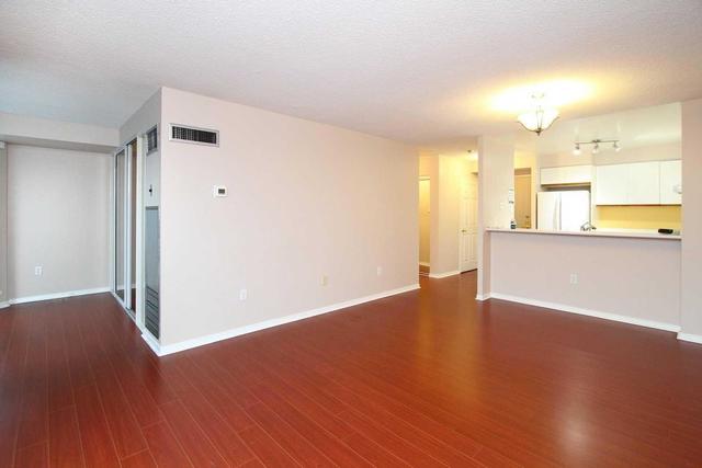 408 - 2177 Burnhamthorpe Rd W, Condo with 2 bedrooms, 2 bathrooms and 2 parking in Mississauga ON | Image 3