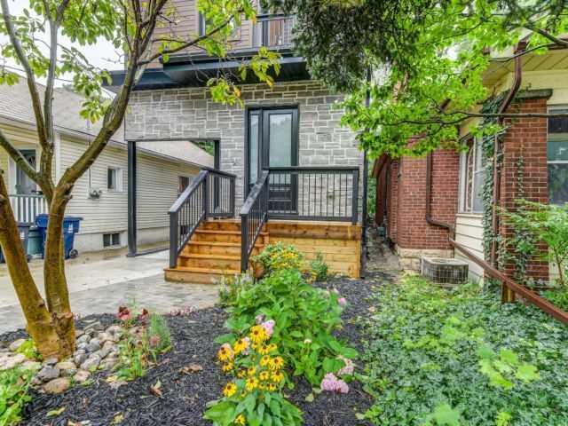 261 Bingham Ave, House detached with 3 bedrooms, 4 bathrooms and 1 parking in Toronto ON | Image 2