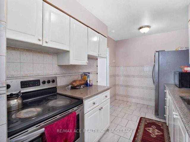 811 - 301 Prudential Dr, Condo with 3 bedrooms, 2 bathrooms and 1 parking in Toronto ON | Image 3