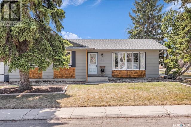 214 Nahanni Drive, House detached with 3 bedrooms, 3 bathrooms and null parking in Saskatoon SK | Image 1