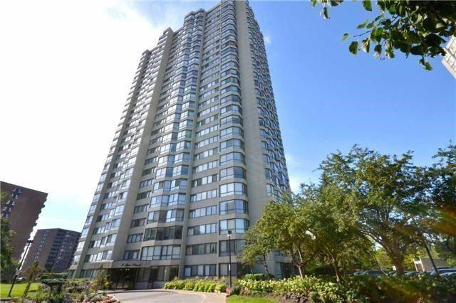 1606 - 8 Lisa St, Condo with 2 bedrooms, 2 bathrooms and 2 parking in Brampton ON | Image 1