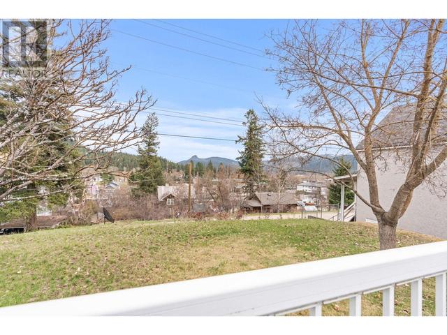 2218 Park Avenue, House detached with 2 bedrooms, 1 bathrooms and 4 parking in Lumby BC | Image 40