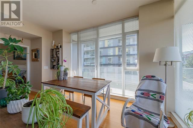 401 - 379 Tyee Rd, Condo with 2 bedrooms, 2 bathrooms and 2 parking in Victoria BC | Image 12