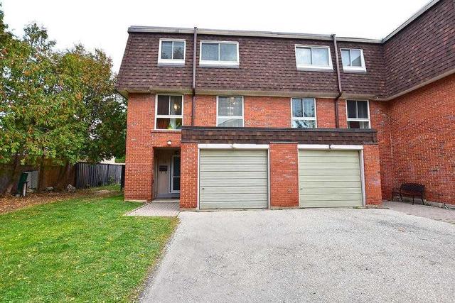 16 - 2395 Bromsgrove Rd, Townhouse with 4 bedrooms, 3 bathrooms and 2 parking in Mississauga ON | Image 1