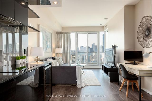 4117 - 70 Temperance St, Condo with 2 bedrooms, 2 bathrooms and 1 parking in Toronto ON | Image 1