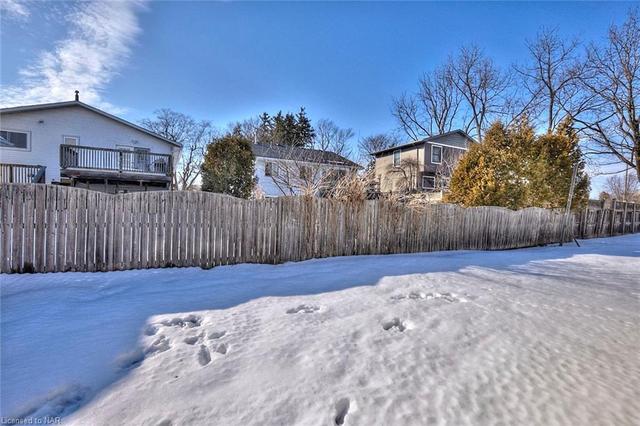 945 Buffalo Road, House detached with 2 bedrooms, 1 bathrooms and 2 parking in Fort Erie ON | Image 26