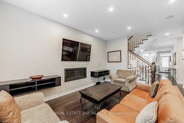 46 Faust Rdge, House detached with 4 bedrooms, 3 bathrooms and 3 parking in Vaughan ON | Image 37