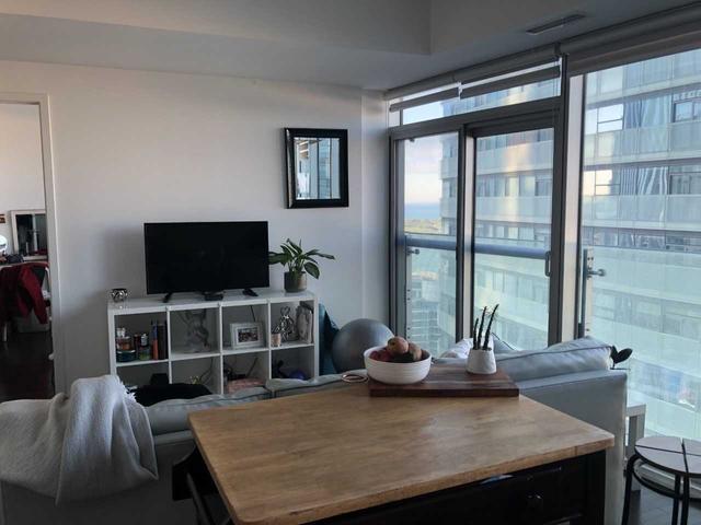 3806 - 14 York St, Condo with 2 bedrooms, 1 bathrooms and 1 parking in Toronto ON | Image 5
