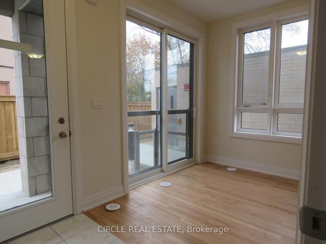 7 - 713 Lawrence Ave W, Townhouse with 2 bedrooms, 2 bathrooms and 1 parking in Toronto ON | Image 2