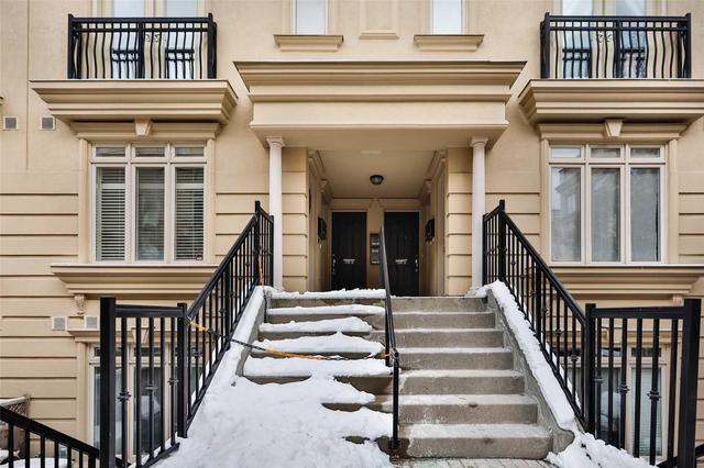 Th 7 - 68 Carr St, Townhouse with 2 bedrooms, 2 bathrooms and 1 parking in Toronto ON | Image 2