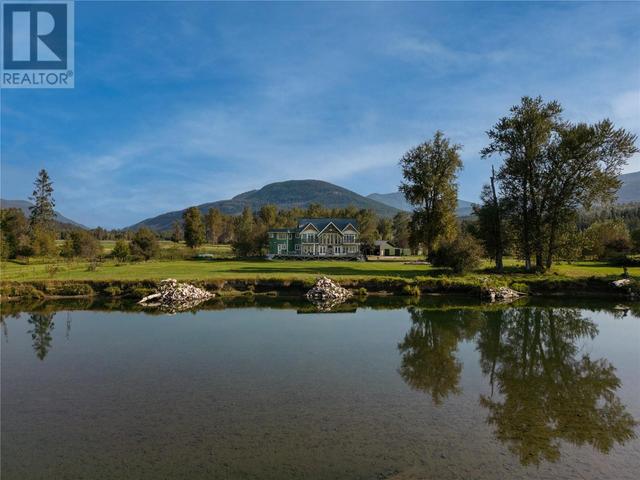 2388 Lawrence Road, House detached with 3 bedrooms, 2 bathrooms and 20 parking in North Okanagan D BC | Image 4