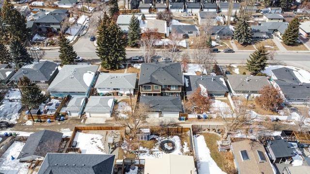 1235 Rosehill Drive Nw, Home with 4 bedrooms, 3 bathrooms and 2 parking in Calgary AB | Image 45
