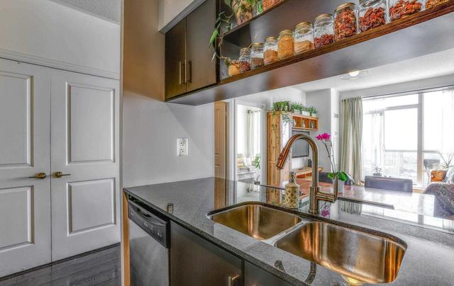 ph 7 - 30 Heron's Hill Way, Condo with 2 bedrooms, 2 bathrooms and 1 parking in Toronto ON | Image 35