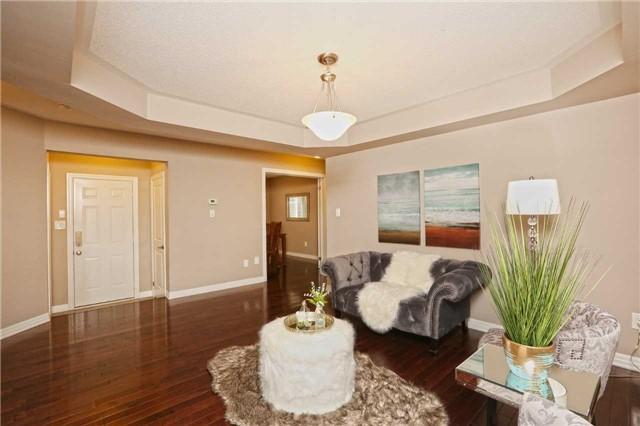 35 Miracle Tr, House detached with 4 bedrooms, 3 bathrooms and 2 parking in Brampton ON | Image 6