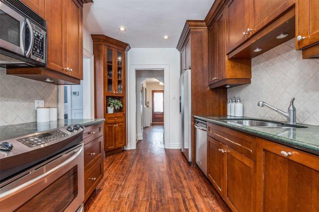 252 Melrose Ave, House semidetached with 3 bedrooms, 1 bathrooms and 4 parking in Toronto ON | Image 8