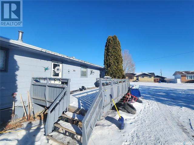 542 1st Street E, House detached with 5 bedrooms, 2 bathrooms and null parking in Lafleche SK | Image 25