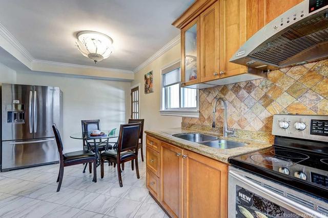 74 Joyce Pkwy, House detached with 2 bedrooms, 2 bathrooms and 4 parking in Toronto ON | Image 13