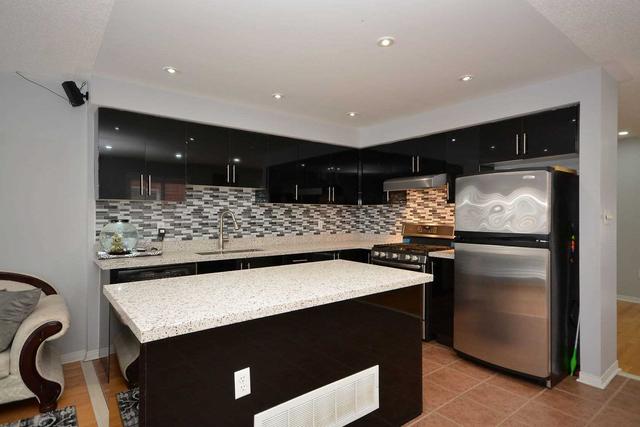 3145 Bentley Dr, House semidetached with 4 bedrooms, 4 bathrooms and 2 parking in Mississauga ON | Image 7