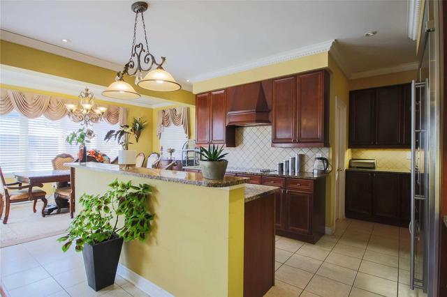 5576 Trailbank Dr, House detached with 5 bedrooms, 5 bathrooms and 6 parking in Mississauga ON | Image 7