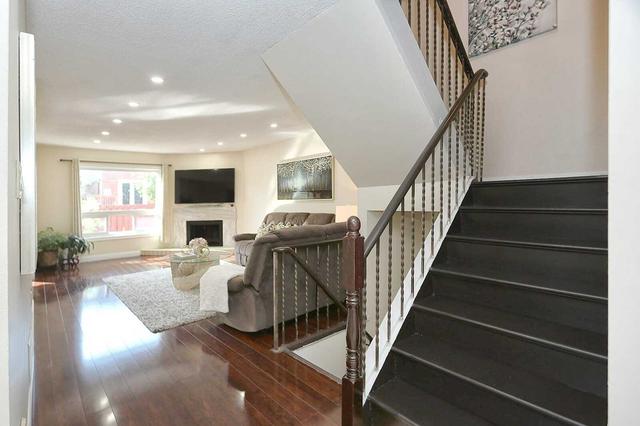 1561 Geta Circ, House detached with 4 bedrooms, 3 bathrooms and 5 parking in Pickering ON | Image 34