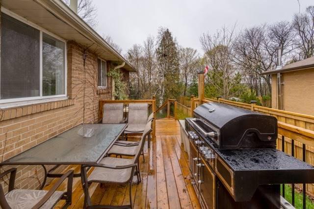 81 Weir Cres, House detached with 3 bedrooms, 2 bathrooms and 2 parking in Toronto ON | Image 10