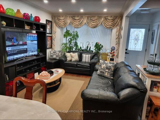 436 Oakwood Ave, House detached with 2 bedrooms, 2 bathrooms and 4 parking in Toronto ON | Image 7