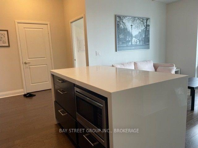4609 - 1080 Bay St, Condo with 2 bedrooms, 2 bathrooms and 1 parking in Toronto ON | Image 12