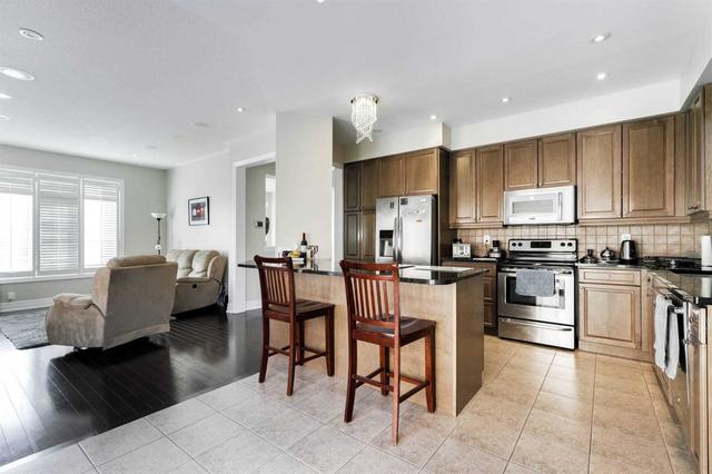 162 Kendall Dr, House detached with 4 bedrooms, 4 bathrooms and 4 parking in Milton ON | Image 15