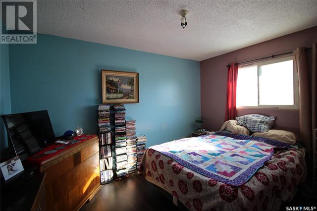 409 3rd Avenue E, House detached with 2 bedrooms, 2 bathrooms and null parking in Frontier SK | Image 6