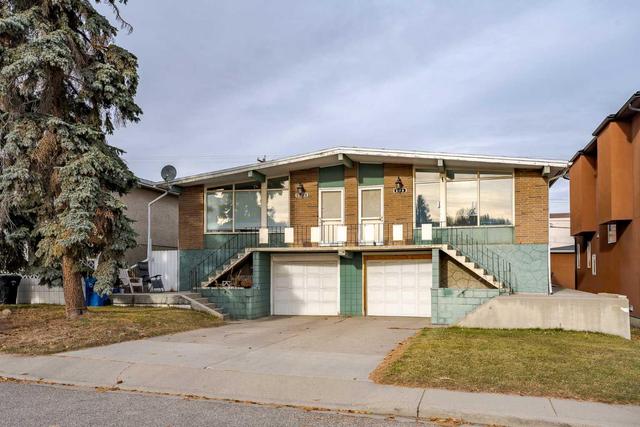 504 and 506 34 Avenue Ne, House other with 4 bedrooms, 2 bathrooms and 4 parking in Calgary AB | Image 2