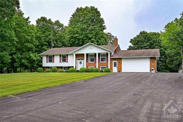 179 County Road 8 Road, House detached with 4 bedrooms, 2 bathrooms and 10 parking in Elizabethtown Kitley ON | Image 2