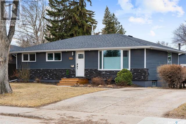 2710 Clarence Avenue S, House detached with 4 bedrooms, 2 bathrooms and null parking in Saskatoon SK | Image 1